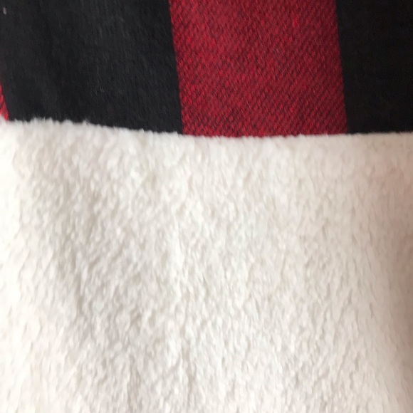 Comfy cozy plaid/fuzzy top - Picture 2 of 6
